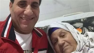 وفا .ة والدة المطرب أحمد شيبة بعد صر .اع مع المرض