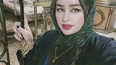 كنت شغالة جليسة عند واحدة عجوزة، و ف يوم كانت ع فِراش المoت، و قالت لي و هي بتحاول تلقط انف١اسها الأخ١يرة: