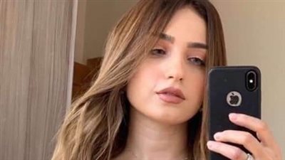 كم خدعتنا قناة mbc مصر .. هذه هيا ياسمين عز قبل عمليات التجميل شكلها واحدة تانية خالص