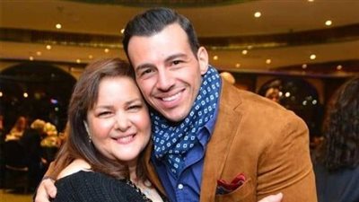 مشهد دفـن الفنانة دلال عبد العزيز في مواقع التواصل ..