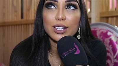 تظهر الفنانة دنيا بطمة كما لم تراها من قبل من داخل صالة الجيم.