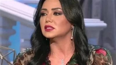 هجوم كبير على الفنانة رانيا يوسف بعد تصريحات (ليلة الخميس).. ياسمين عز تعرقت خجلاً من إجابتها