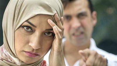  دخل الزوج يوما الي بيته في غير اوقات رجوعه