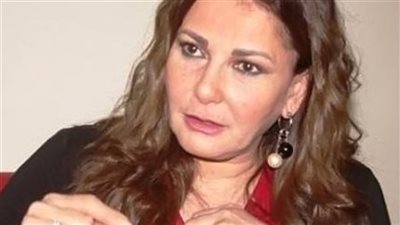 صور نادرة لـ أبناء الفنانة آثار الحكيم الذين حرمت منهم وهم أطفال.. ووسامتهم بعد أن صاروا شبابا صدمت والدتهم