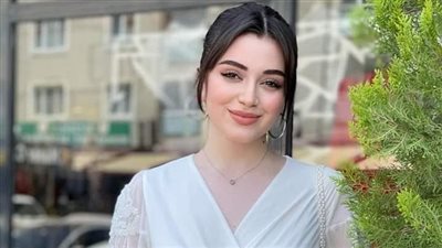 فتاة منتقبة