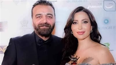 زوجة العقيد أبو شهاب الحقيقية ټخطف الأنظار بجمالها الملائكي