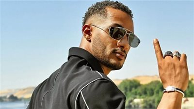الفنان محمد رمضان يصدم المصريين ويتحدث عن شقيقة الموجود في السودان وينشر صورته !!