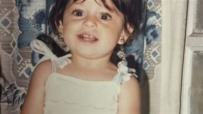 هذه الطفلة أصبحت أجمل وأشهر فنانة.. خمن من هي؟